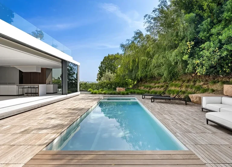 pool builders melbourne
